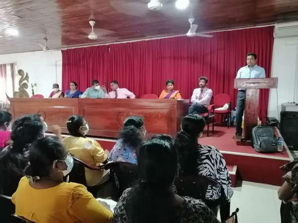 Image00006DevelopmentTrainingProgramforWomenAboutGarmentIndustry