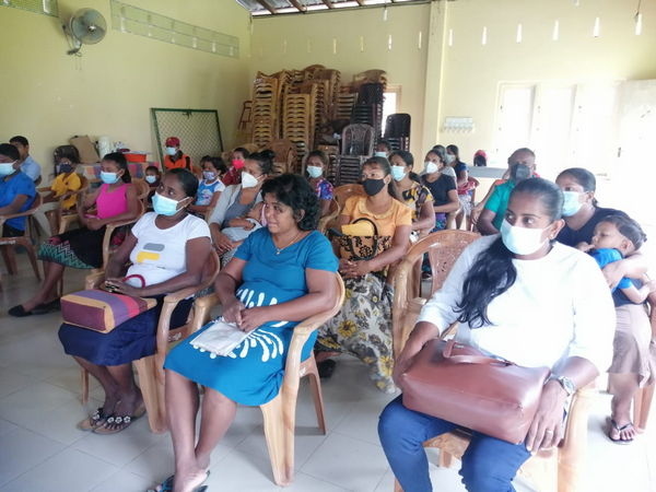Image008ProvidingVouchersForSchoolShoes