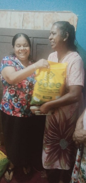 BagsofDryFoodswereGivenMullegamaSouth 4