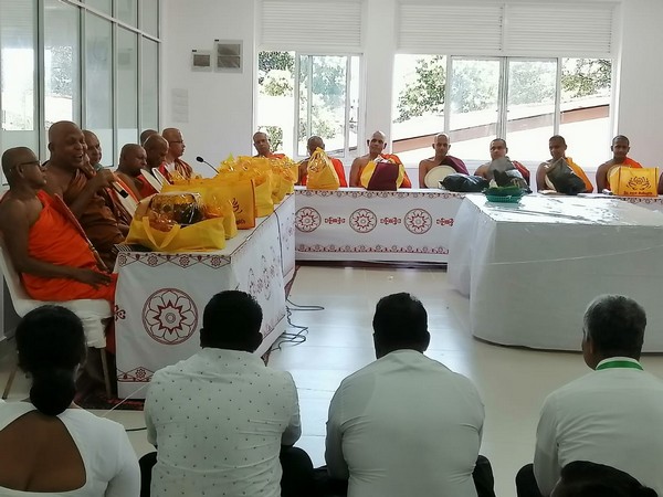 SangithaDakshinainsideNewBuildingHomagamaDS 19