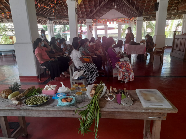 A training program on food safety / Homagama (Heraliawala Village Officer Domain)