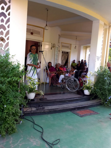 Providing dry food parcels for low-income families / Homagama (2022-09-02)