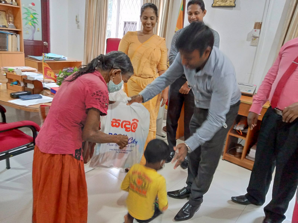 Providing school equipment / Homagama (2022-09-05)