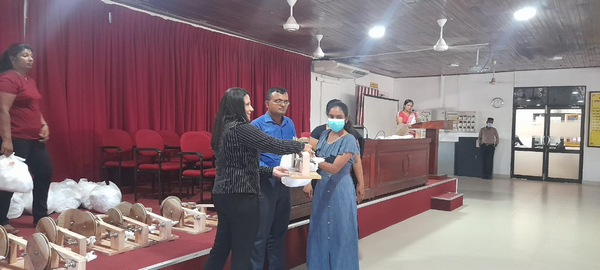 Providing pahanthira production equipment for low-income house-headed female families / Homagama