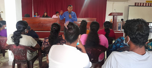 Providing pahanthira production equipment for low-income house-headed female families / Homagama