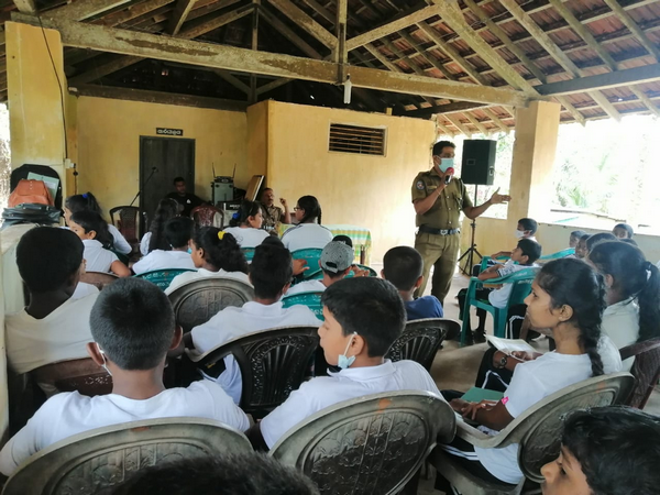 A "One Day Leadership Training Camp" at Homagama Navalamulla Village in celebration of World Children's Day (2022-10-01)