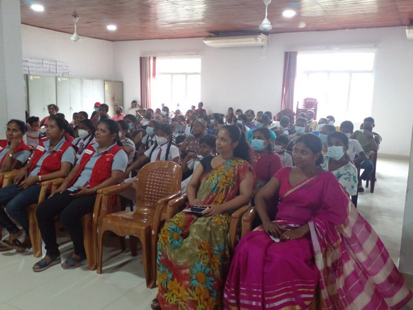 A subsidy distribution program for children from vulnerable families in Homagama (2022-11-11)
