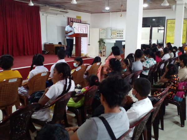 A subsidy distribution program for children from vulnerable families in Homagama (2022-11-11)