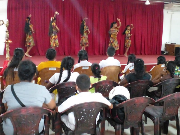 A subsidy distribution program for children from vulnerable families in Homagama (2022-11-11)
