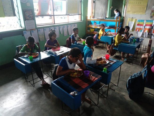 A lunch from the Homagama Divisional Secretariat for the students of Batawala Primary School (2023-01-18)
