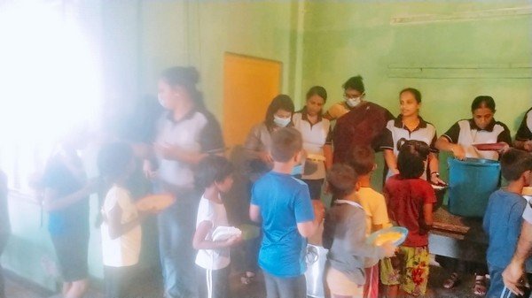 A lunch from the Homagama Divisional Secretariat for the students of Batawala Primary School (2023-01-18)