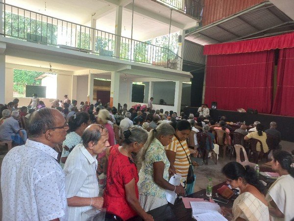 Mobile service for giving old people's identity cards at Godagama (2023-10-13)