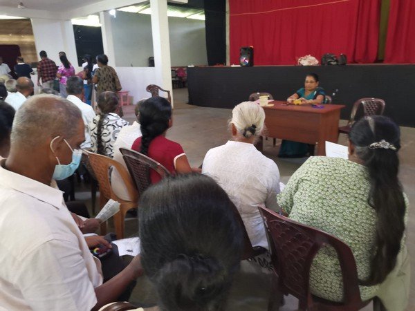 Mobile service for giving old people's identity cards at Godagama (2023-10-13)