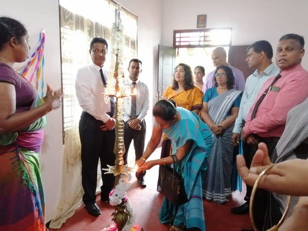 Handover of "Diriya" home to Diriya Kataka at Homagama Uduwana (2023-10-20)