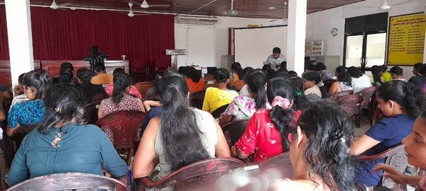 Homagama women are empowered for a "leadership without technological polarization" (2023-10-27)
