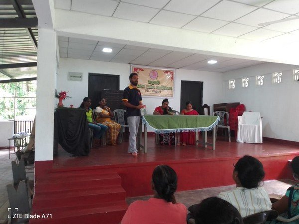 The program to train women to generate income through natural plant leaves (2023-12-12)