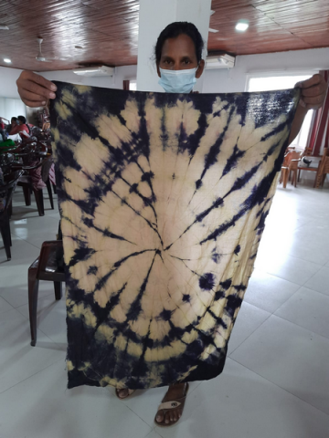 A batik training program in Homagama (2022-10-11)