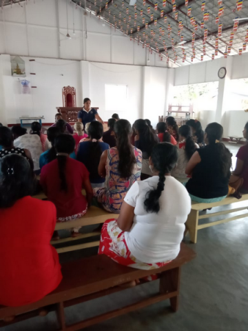 A ‘Pahan Thira’ manufacturing training program at Homagama Dolahena Grama Niladhari Division ( 2022-11-15) 