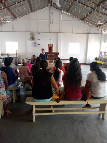 A ‘Pahan Thira’ manufacturing training program at Homagama Dolahena Grama Niladhari Division ( 2022-11-15) 